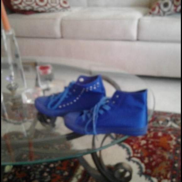 Sneakers - Picture 1 of 1